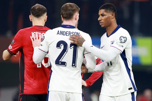 Elliot Anderson (centru). foto: Imago Images