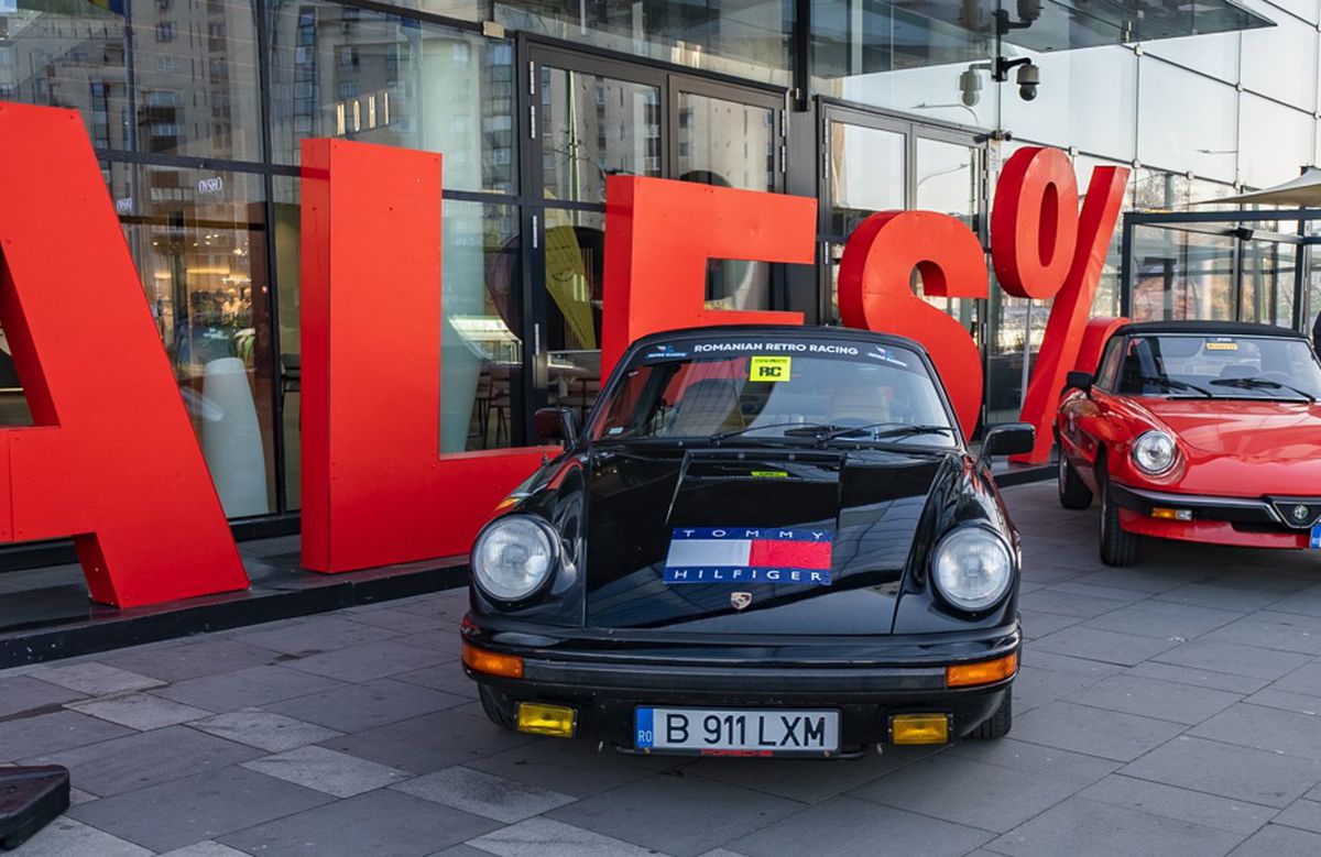 Tommy Hilfiger și Retromobil Club România prezintă "Totul pe Noapte x Tommy Hilfiger 2025"