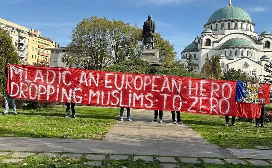 Mesajul afișat de o parte a ultrașilor lui Dinamo la Belgrad, cu câteva ore înainte de Bosnia - România // FOTO: Instagram A dat de pământ cu ultrașii lui Dinamo: „Mizerabil! Prostie monumentală, să-i mulțumim lui Dumnezeu că nu avem lume interlopă”