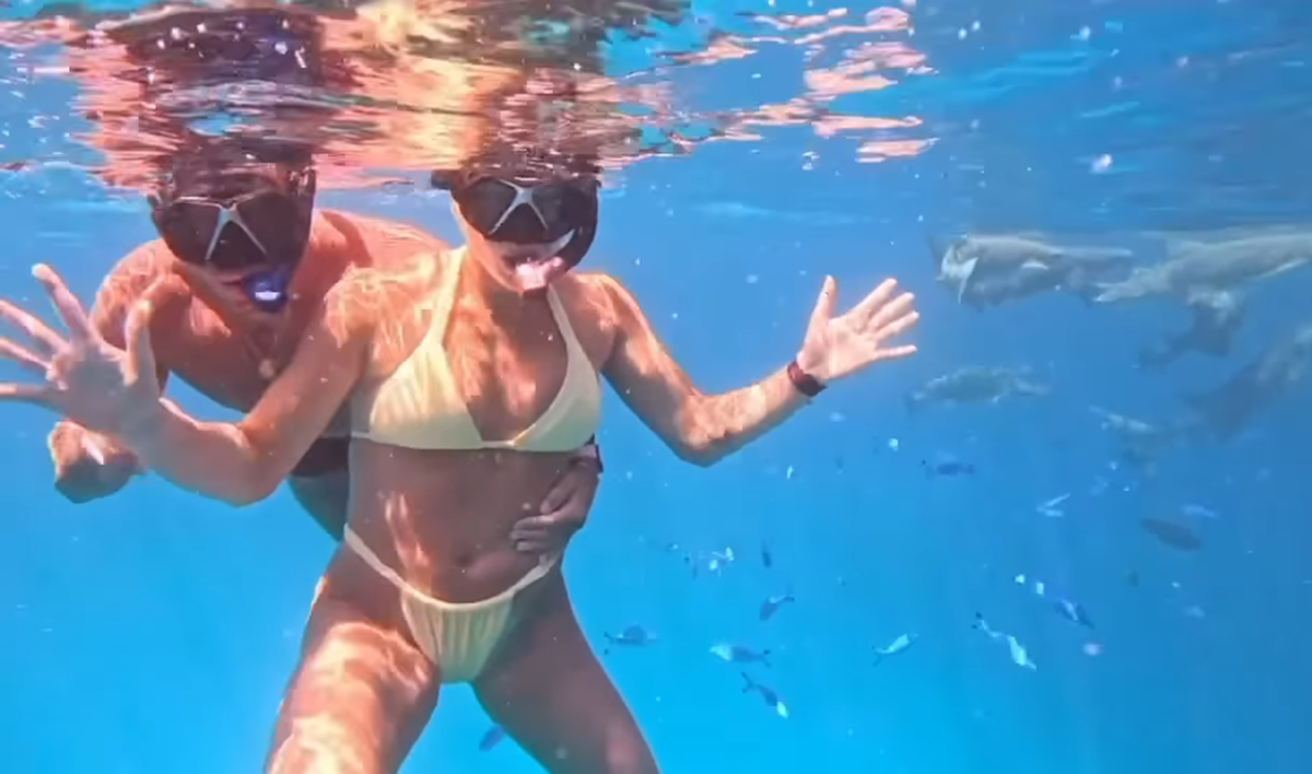 Aryna Sabalenka face SENZAȚIE în vacanța de vis din Maldive: a înotat cu rechinii