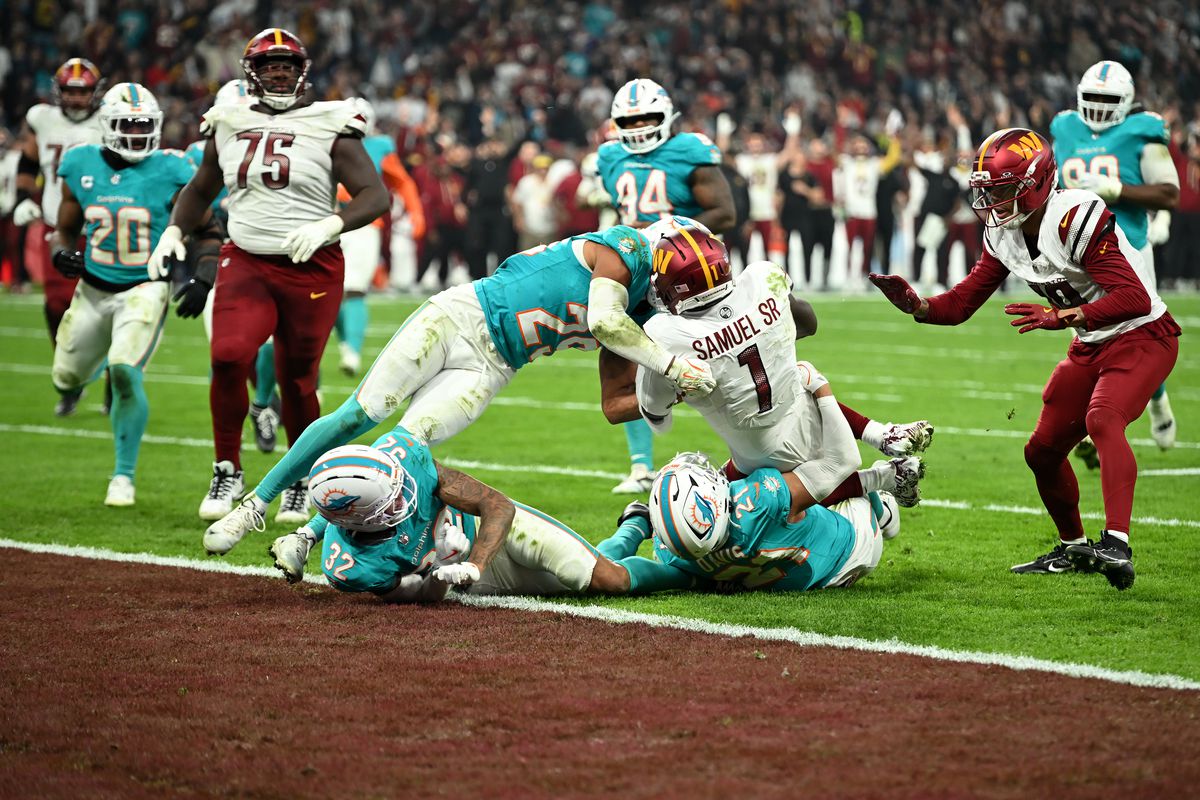 În fața lui Cristian Chivu și a Nadiei Comăneci, două echipe din NFL au oferit un meci spectaculos pe Santiago Bernabeu, încheiat după prelungiri