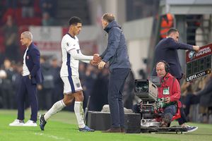 Bellingham împarte Anglia » Presa e „all in” pe mijlocașul lui Real Madrid, iar Tuchel o ajută: „Să accepte asta!”