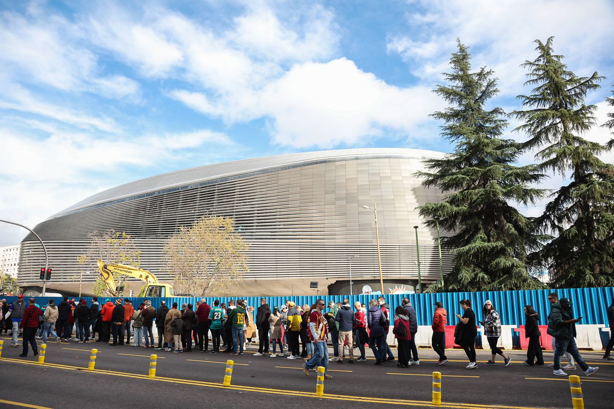 UEFA ia în calcul organizarea unei finale de Champions League pe noul Bernabeu! Arena remodelată a impresionat după găzduirea primului meci NFL din Spania