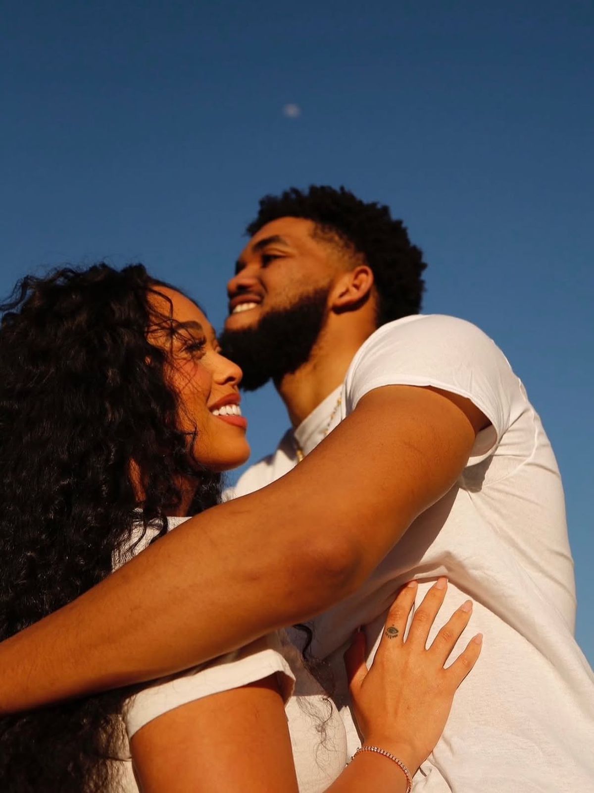 Starul din NBA a avut parte de o surpriză de proporții din partea iubitei sale » Cadoul primit l-a făcut să exclame: „E cel mai bun lucru din lume”