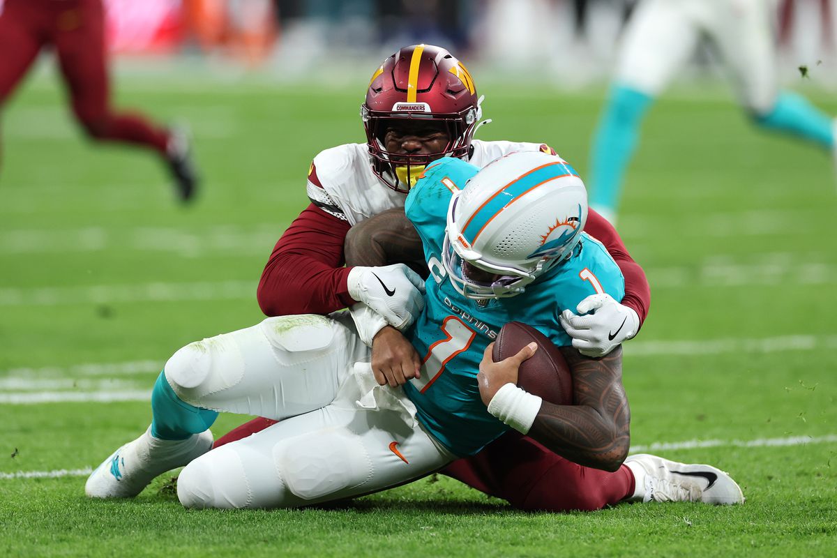 În fața lui Cristian Chivu și a Nadiei Comăneci, două echipe din NFL au oferit un meci spectaculos pe Santiago Bernabeu, încheiat după prelungiri