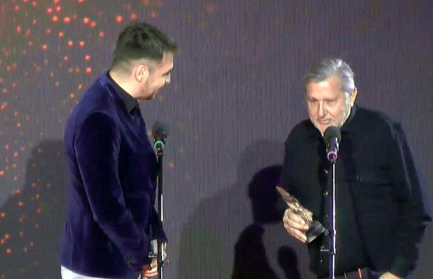 GALA GSP 2019 // VIDEO Ilie Năstase, manifest pe scenă, în momentul primirii trofeului „Legendă GSP”: „Să-i dăm foc legii și să facem una nouă!”
