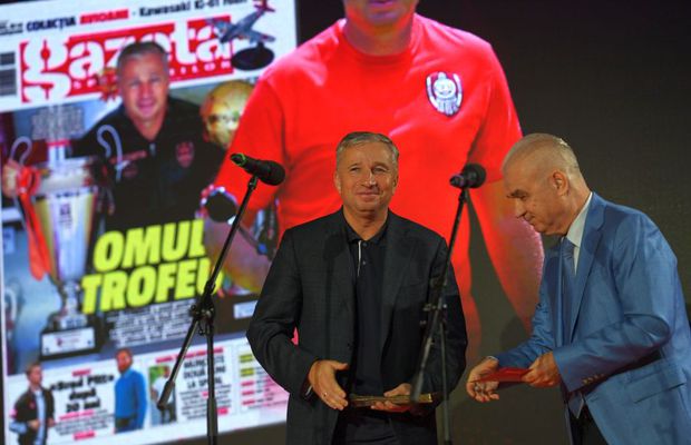 GALA GSP 2019 // VIDEO Dan Petrescu, antrenorul anului pentru a 4-a oară în carieră: „E primul meu «blat» din carieră” :)