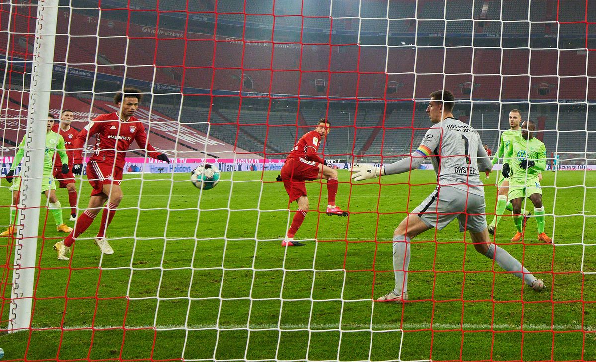 FOTO. Lewandowski, un an fantastic: a depășit 250 de goluri în Bundesliga! Diseară va fi ales jucătorul anului de FIFA