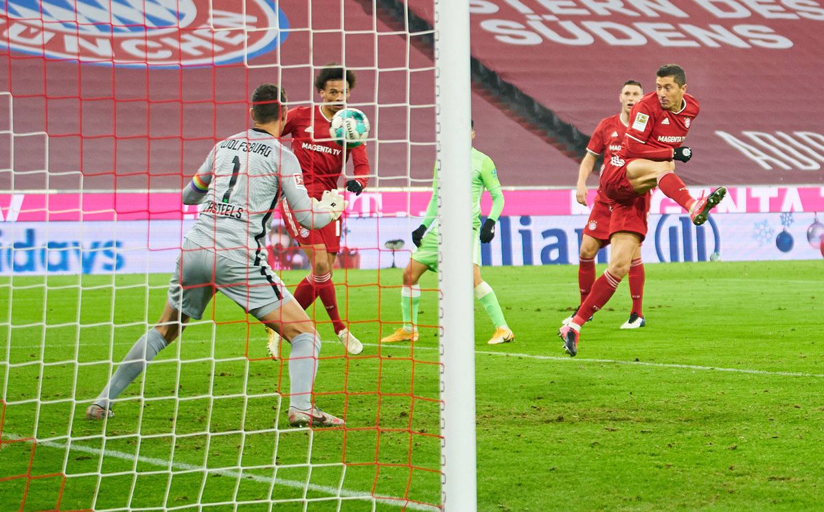 Bayern - Woflsburg - Bundesliga. 16.12.3030