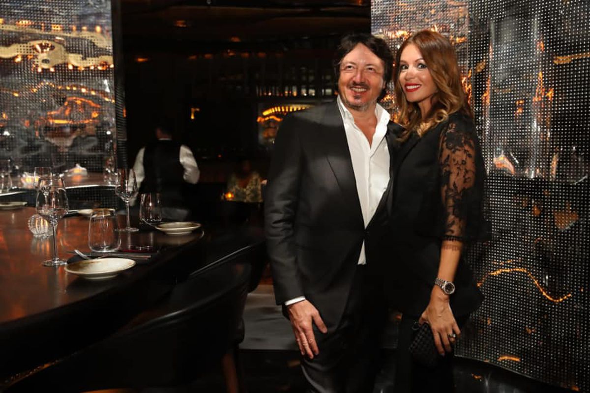 Bijuteria lui Dan Petrescu! Soția antrenorului arată impecabil la 44 de ani