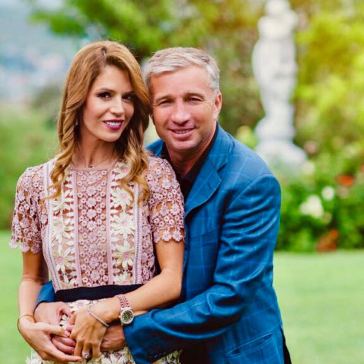 Bijuteria lui Dan Petrescu! Soția antrenorului arată impecabil la 44 de ani