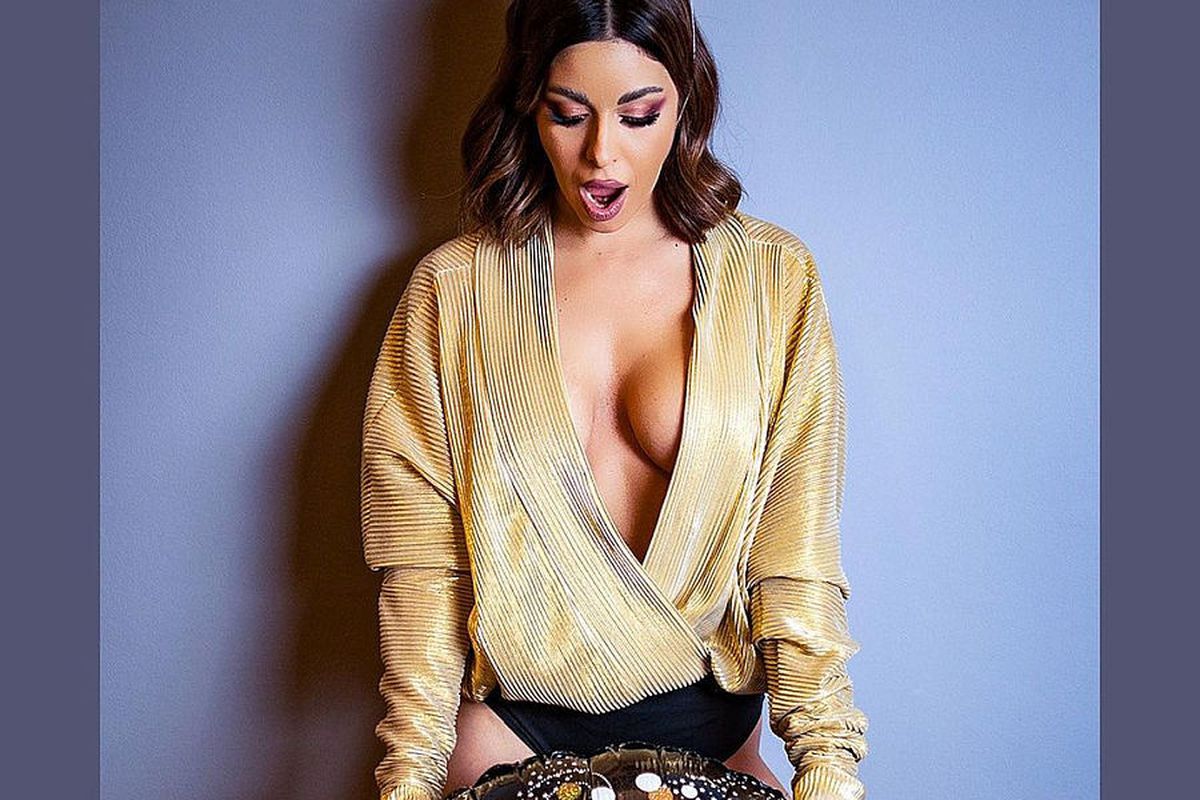 FOTO Natalia Mateuț, fotografii provocatoare de ziua ei: „Mă simt femeie și mai stăpână pe mine”