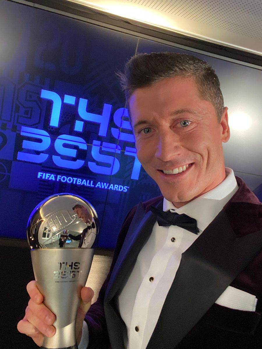 Robert Lewandowski, cel mai bun fotbalist al sezonului, în gala „The Best FIFA”! Cum au votat românii: Rădoi l-a ales pe Bielsa