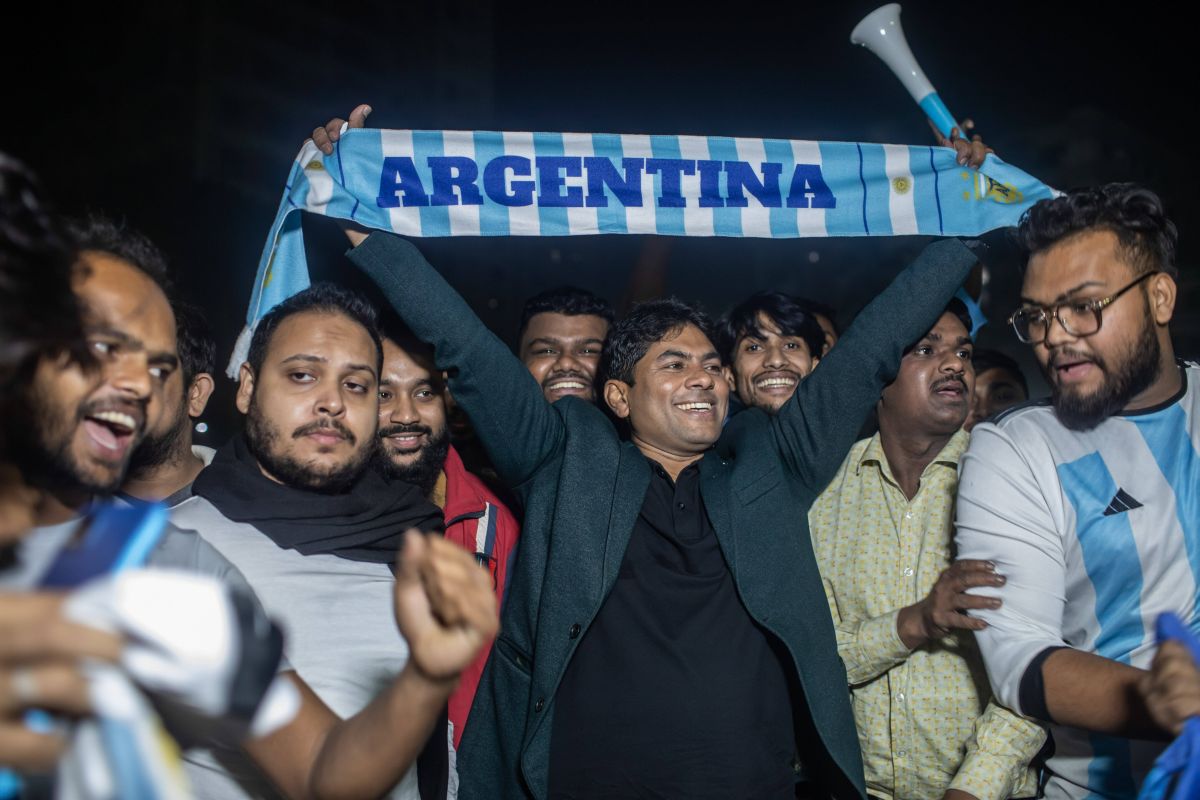 Cât costă ținuta lui Messi care „a rupt” internetul + Omagiu pentru Bangladesh?