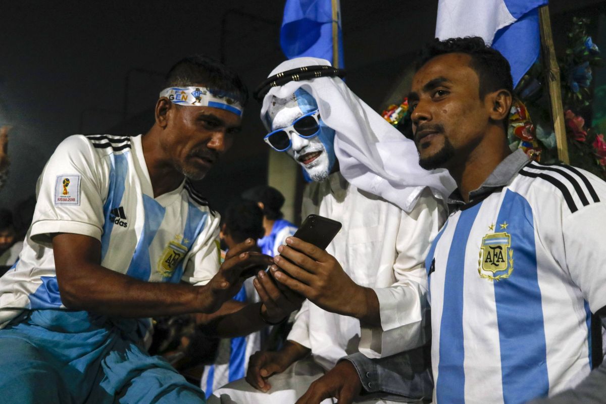 Cât costă ținuta lui Messi care „a rupt” internetul + Omagiu pentru Bangladesh?