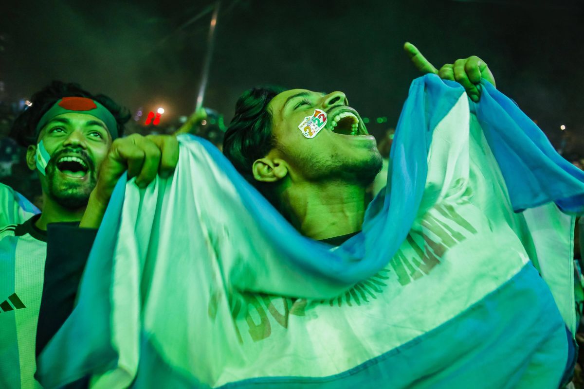 Cât costă ținuta lui Messi care „a rupt” internetul + Omagiu pentru Bangladesh?