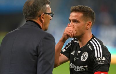 „Sunt distrus!” » Chipciu sare la gâtul colegilor și atacă arbitrajul: „Bă, nu mai da explicații! Lasă-ne!”