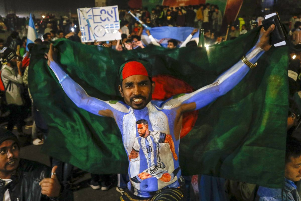 Cât costă ținuta lui Messi care „a rupt” internetul + Omagiu pentru Bangladesh?