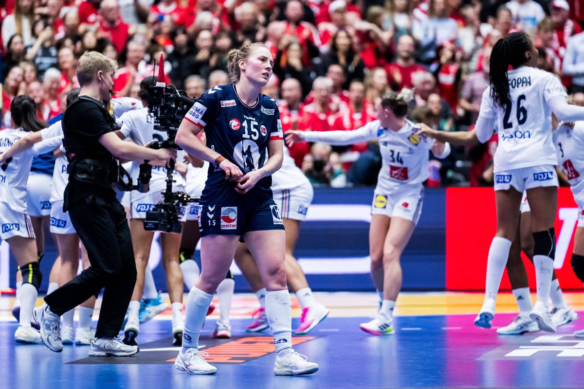 Franța e noua regină a handbalului feminin! Cu 4 jucătoare din „Liga Florilor”, și-a luat revanșa în fața Norvegiei