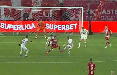 Decizie inexplicabilă la golul decisiv din Sepsi - CFR Cluj » Au stat 3 minute la VAR: „Nu îmi vine să cred! Sunt uluit!”