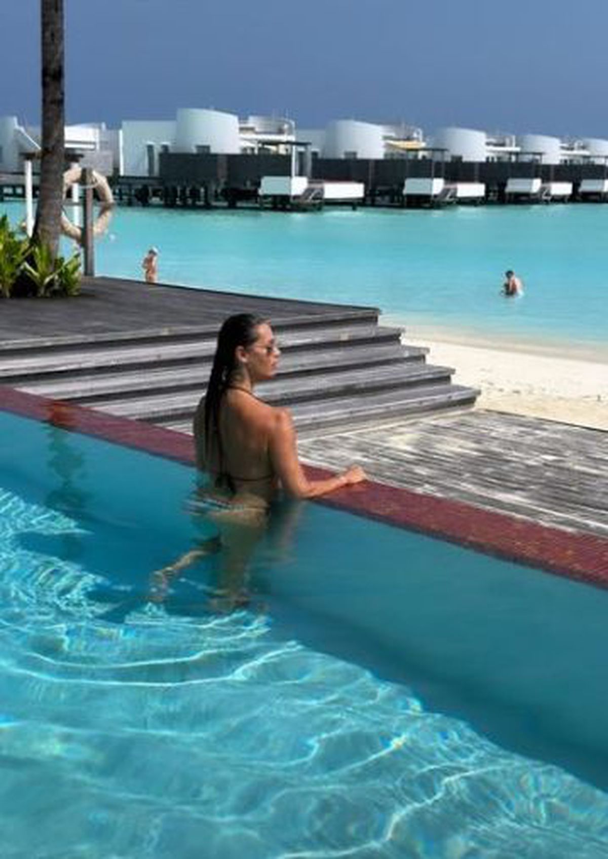 Bijuteria lui Dan Petrescu! Soția antrenorului arată impecabil la 44 de ani