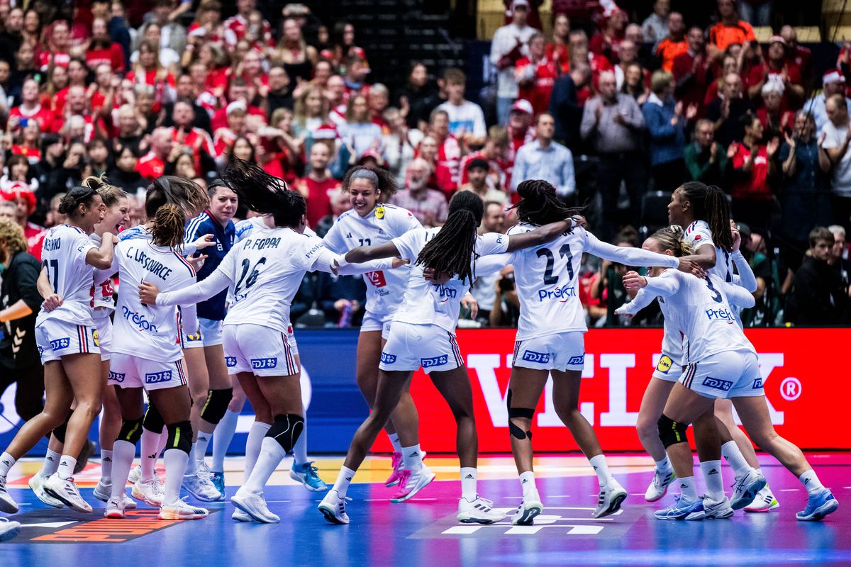 Cele mai spectaculoase imagini de la finala Campionatului Mondial de handbal feminin, Franța - Norvegia