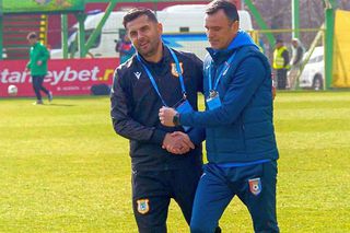 L-au întors din drumul spre Iași pentru a semna cu Universitatea Craiova!