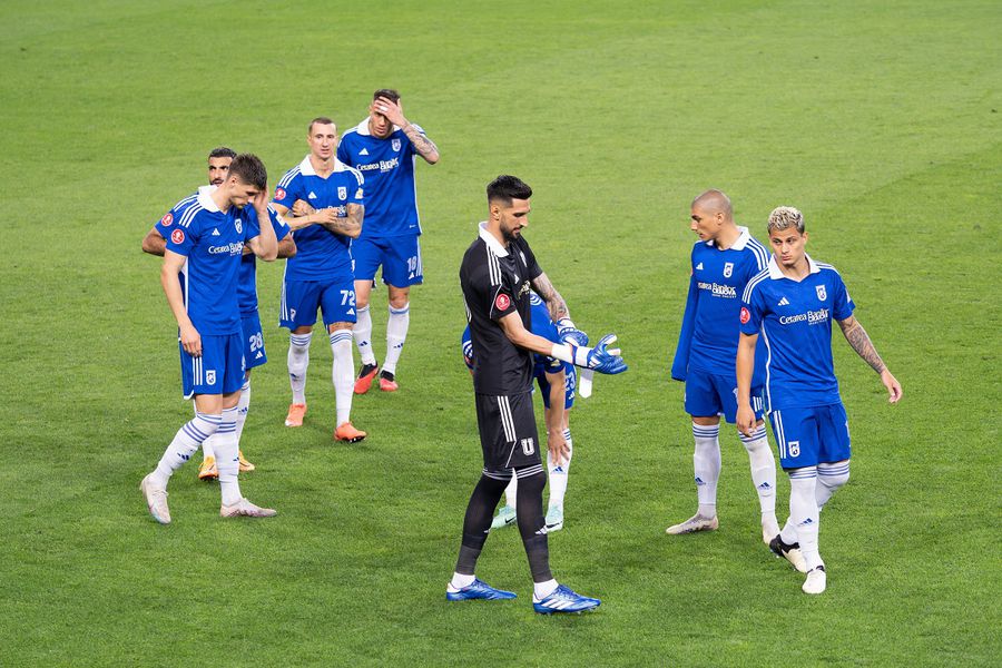 FCU Craiova a retrogradat direct, în sezonul 2023-2024, după 1-3 cu Hermannstadt, pe teren propriu. Foto: GSP Ce s-a ales de „starurile” lui Adrian Mititelu, la 7 luni de când au retrogradat-o pe FCU Craiova » Doar doi au confirmat