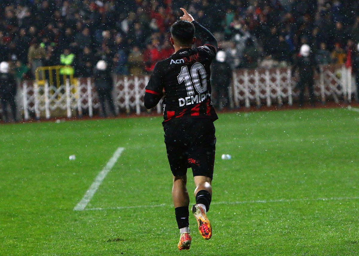 30.358 de suporteri la un meci din Liga 5 din Turcia