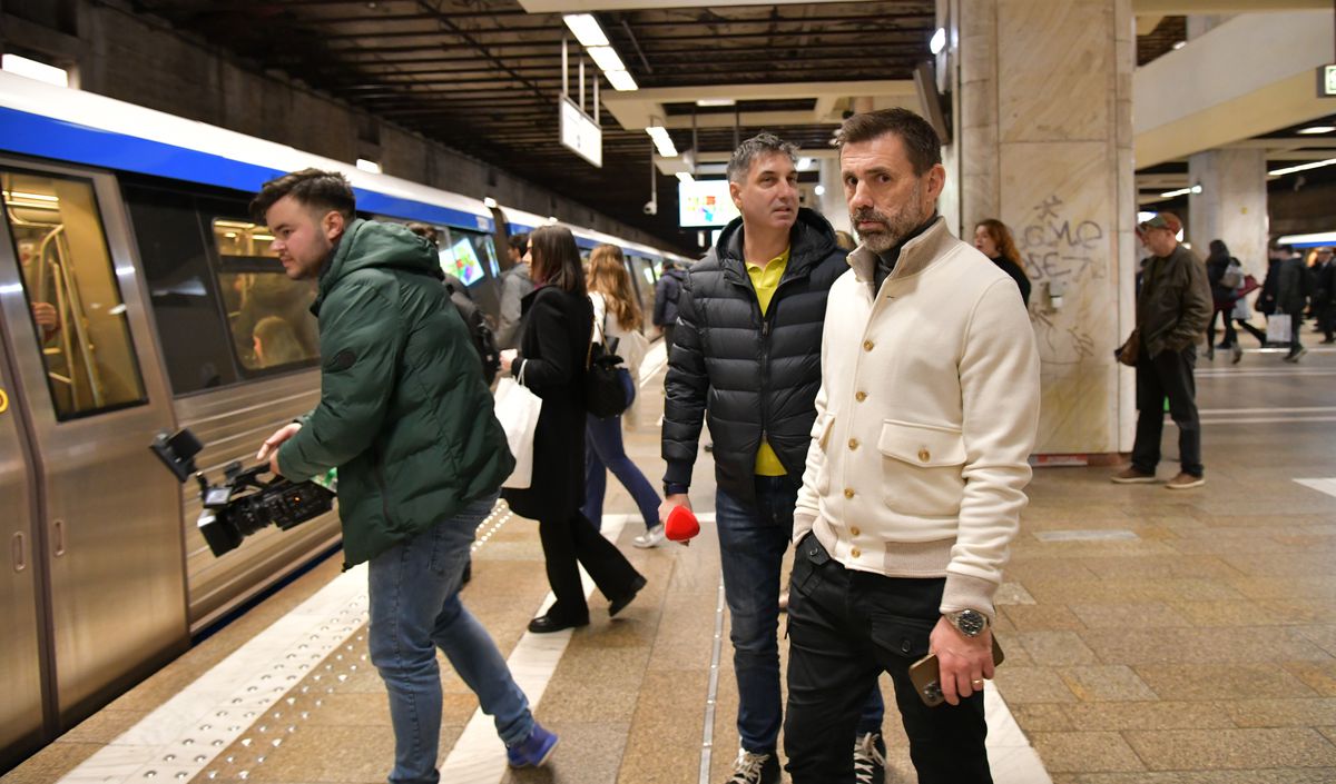 Gazeta l-a scos la plimbare pe Zeljko Kopic, iar dinamovistul s-a „ciocnit” de candidatul Nicușor Dan în metroul din București » Imagini SHOW: „Citesc despre tine!”