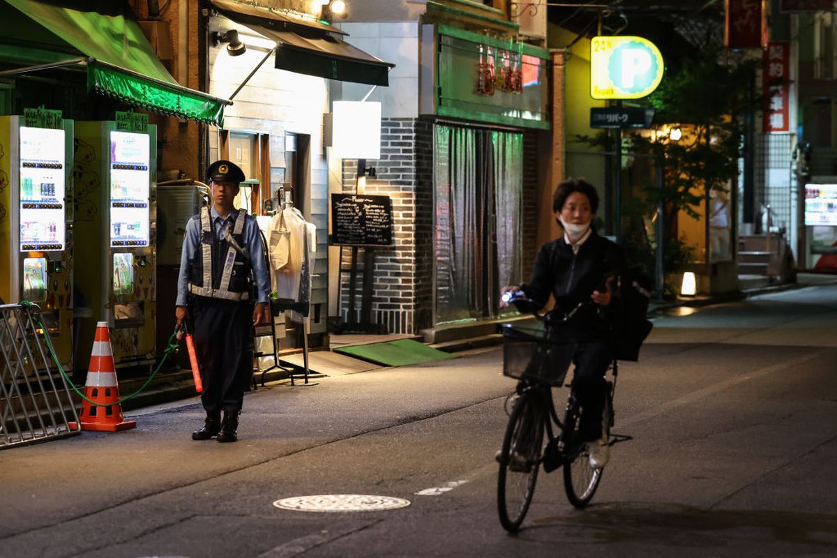 După ani de așteptare, japonezii au ridicat noul stadion de la Hiroshima » Imagini impresionante: ce reprezintă „zidul Căpitanului Tsubasa”