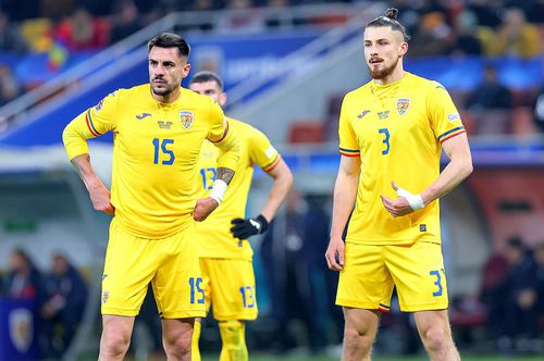 Andrei Burcă (în stânga), alături de Radu Drăgușin // foto: Guliver/gettyimages