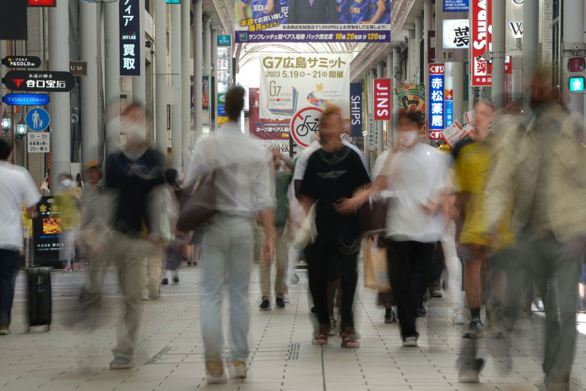 După ani de așteptare, japonezii au ridicat noul stadion de la Hiroshima » Imagini impresionante: ce reprezintă „zidul Căpitanului Tsubasa”