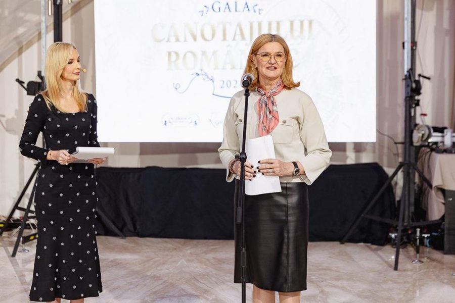 Sportivi de excepție, premiați la Gala Canotajului Românesc. Campionii s-au alăturat campaniei umanitare inițiate de Fundația Ringier pentru a-l ajuta pe Alex, bolnav de cancer, să strângă cei 250.000 de euro necesari imunoterapiei