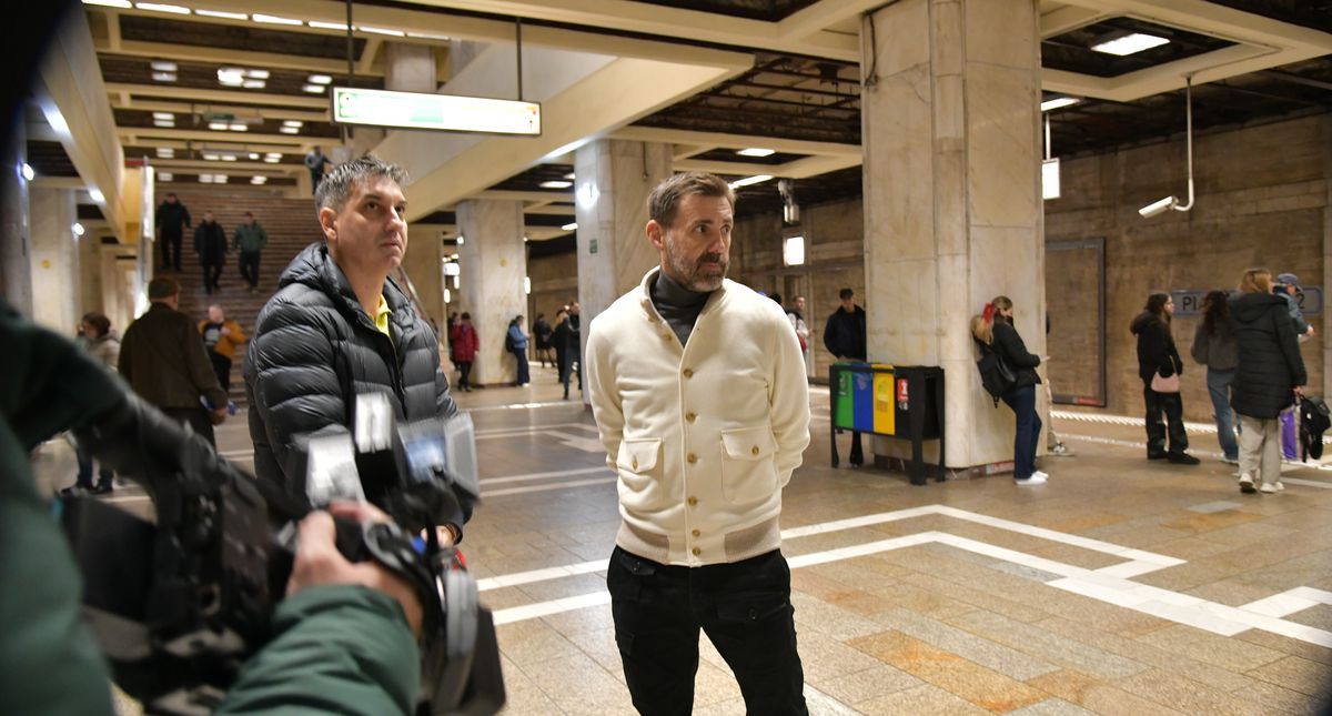 Gazeta l-a scos la plimbare pe Zeljko Kopic, iar dinamovistul s-a „ciocnit” de candidatul Nicușor Dan în metroul din București » Imagini SHOW: „Citesc despre tine!”