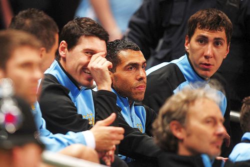 Costel Pantilimon, în dreapta, alături de Carlos Tevez și Gareth Barry // foto: Guliver/gettyimages