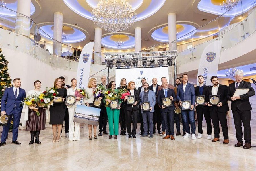 Sportivi de excepție, premiați la Gala Canotajului Românesc. Campionii s-au alăturat campaniei umanitare inițiate de Fundația Ringier pentru a-l ajuta pe Alex, bolnav de cancer, să strângă cei 250.000 de euro necesari imunoterapiei