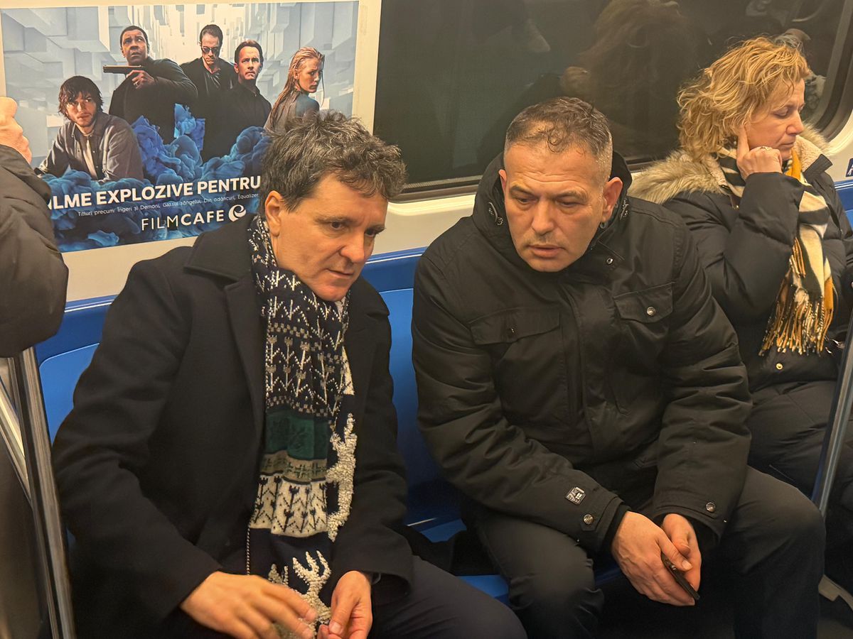 Gazeta l-a scos la plimbare pe Zeljko Kopic, iar dinamovistul s-a „ciocnit” de candidatul Nicușor Dan în metroul din București » Imagini SHOW: „Citesc despre tine!”