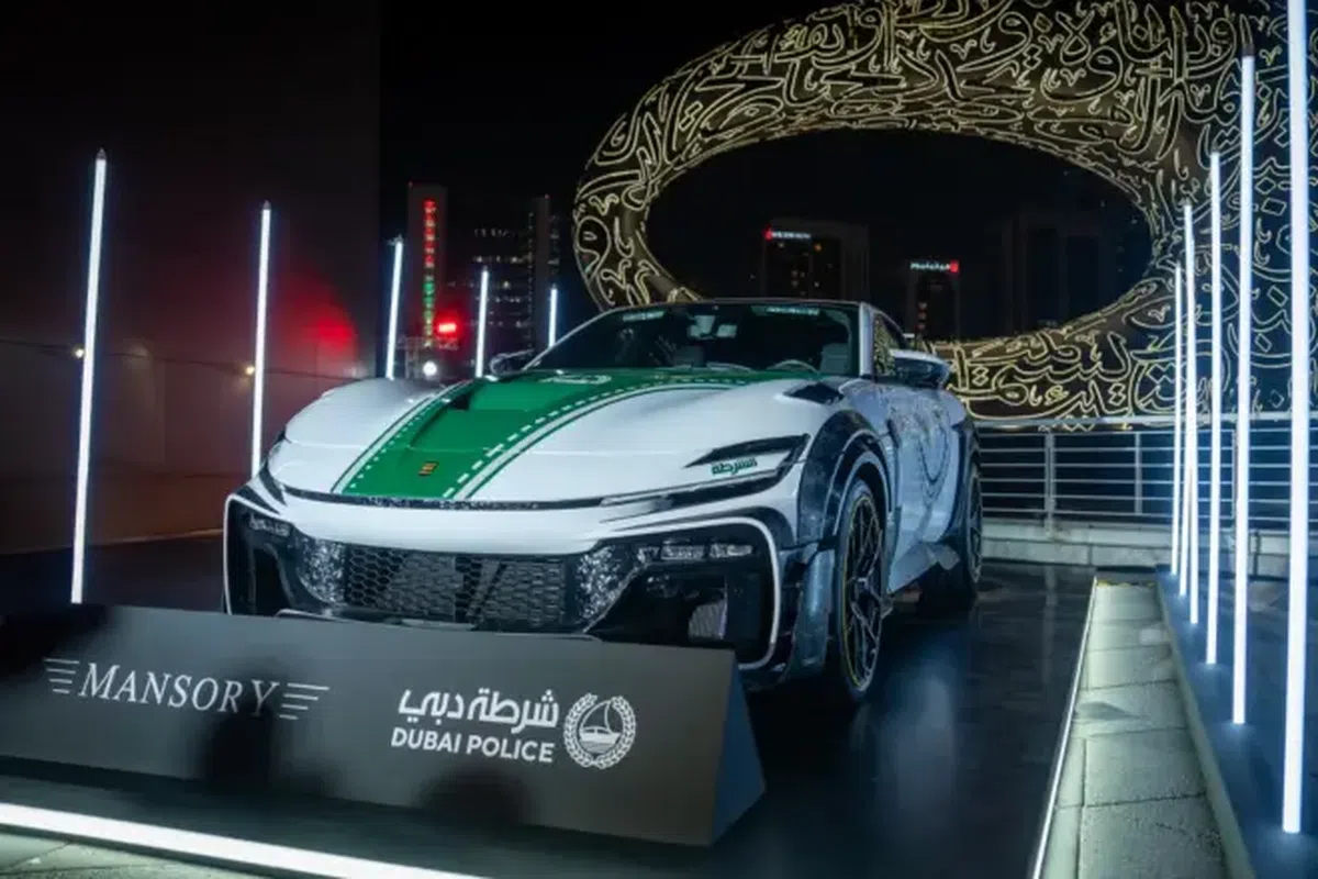 Ferrari Purosangue Mansory, mașina poliției din Dubai
