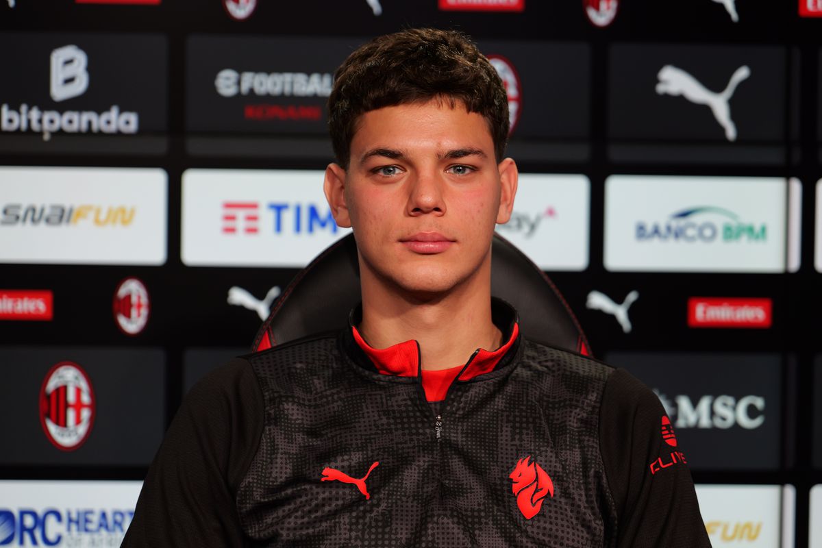 Matteo Duțu - Milan - carieră