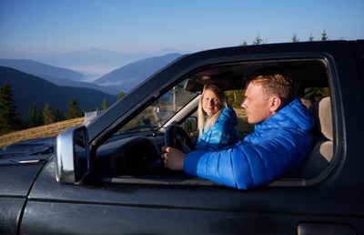 Probleme frecvente pe drumurile din România și cum să le gestionezi fără stres