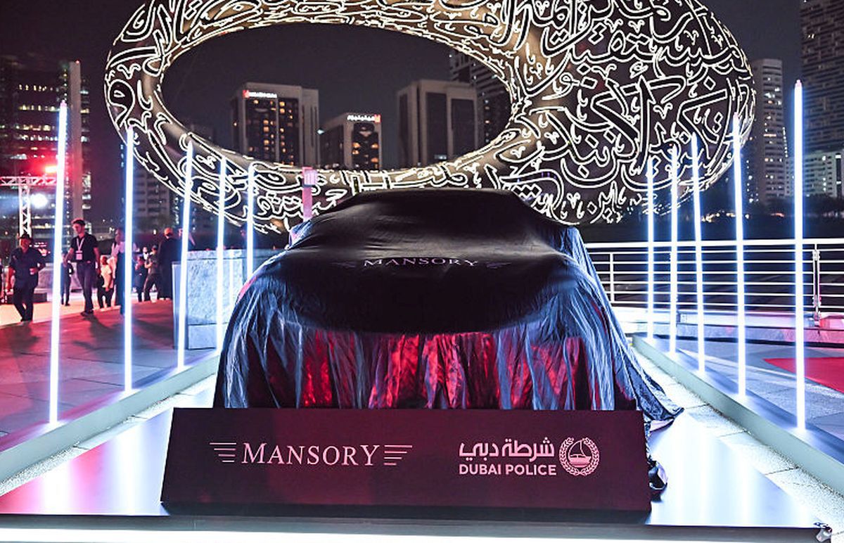 Doar 7 în lume, una a ajuns la poliția din Dubai! Imagini de la prezentarea supercarului