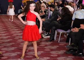 Copiii campionilor olimpici Alina Dumitru și Marius Urzică, vedete într-un show de modă: „Sunt uimit câte medalii a câștigat mama. O mai văd plângând!”
