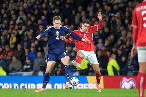 Naționala s-a calificat la Mondial după 28 de ani, dar selecționerul își oprește fanii să vină în America