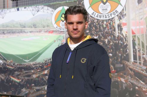 Din Alanya, Ianis Hagi a spus cum văd turcii barajul cu România: „Și aici se întâmplă asta”