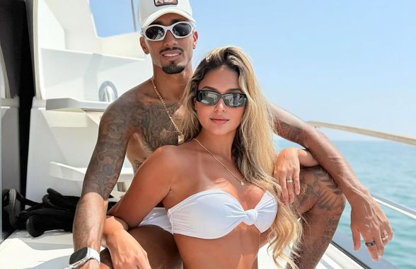 „Este cumva baschetbalist?” » Soția furioasă a fotbalistului Barcelonei a atacat FIFA - a fost nevoită să șteargă totul