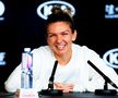 Doi prezentatori de radio, Erin Philips si Soda, s-au urcat pe acoperișul unei clădiri și au chemat-o pe Simona Halep cu o portavoce, foto: Imago