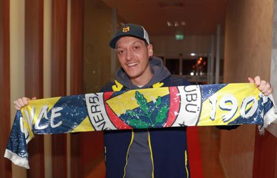 Împărat la Istanbul! Suma uriașă pe care o câștigă Mesut Ozil la Fenerbahce