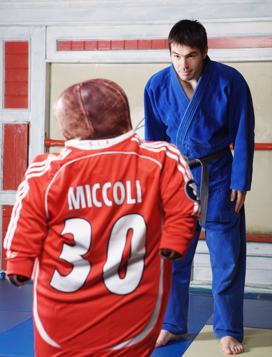 Mărgăritescu în kimono, pregătit de duelul cu Miccoli de la Benfica Mărgăritescu în kimono, pregătit de duelul cu Miccoli de la Benfica