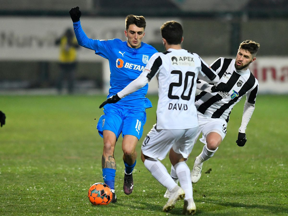 Greșeală mare de arbitraj în Astra - Craiova! Ion Crăciunescu: „E penalty!”